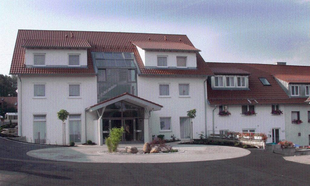 Hotel Gasthof Schuetzen Gbr Laupheim Exterior photo