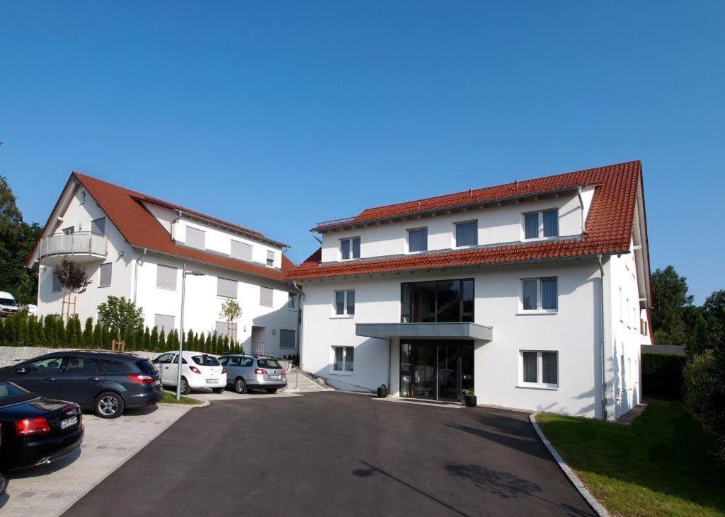 Hotel Gasthof Schuetzen Gbr Laupheim Exterior photo