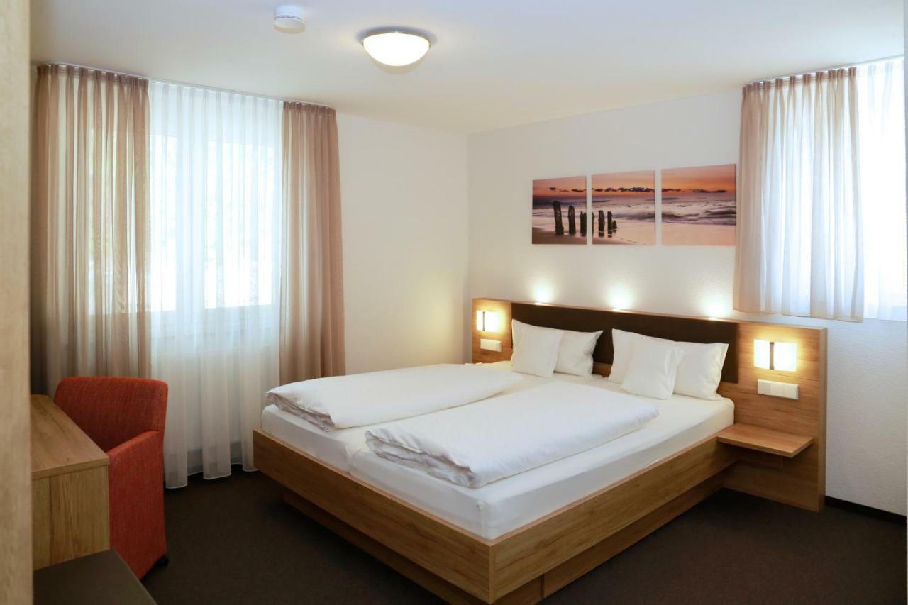 Hotel Gasthof Schuetzen Gbr Laupheim Exterior photo