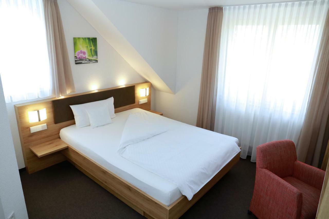 Hotel Gasthof Schuetzen Gbr Laupheim Exterior photo